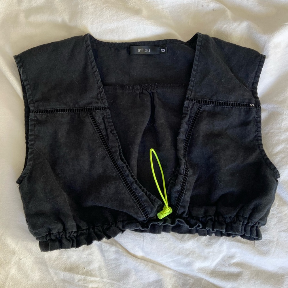 LF / Carmar Black Crop Top